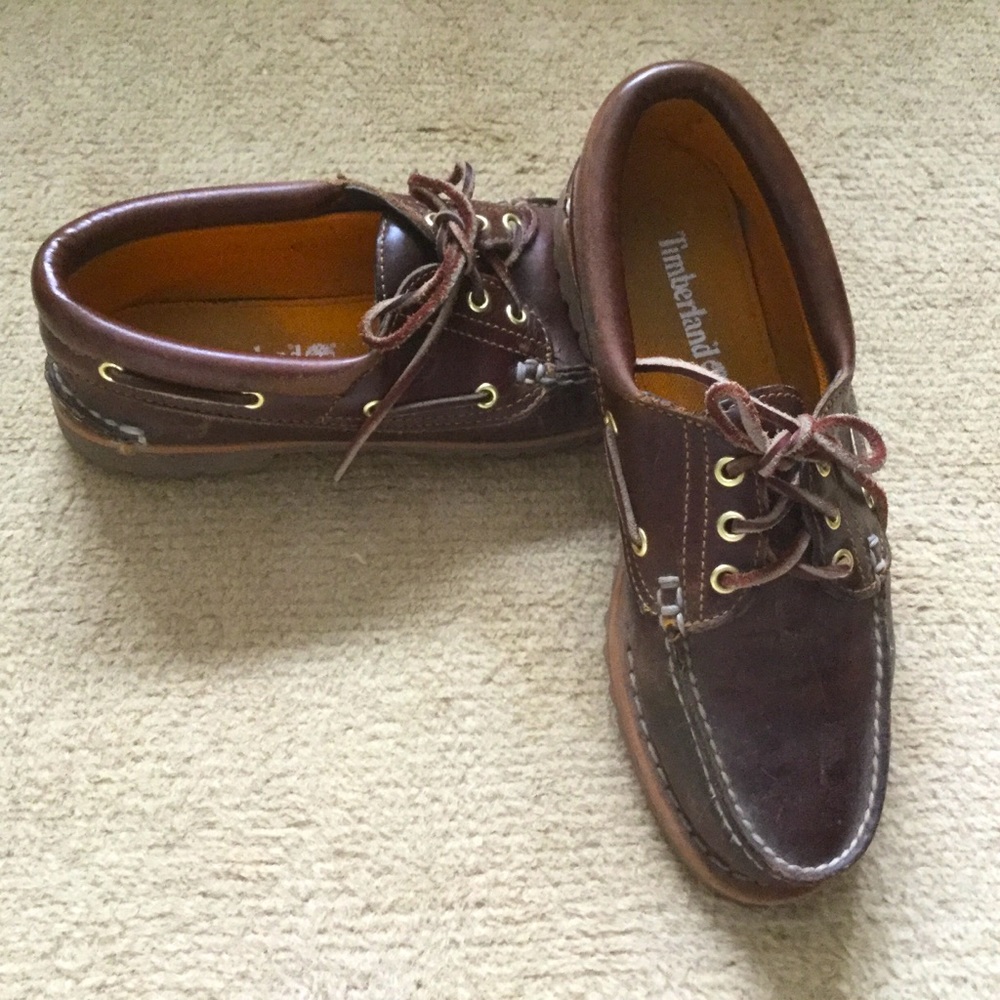 Timberland classic brown leather boat shoes with lug soles size 9.